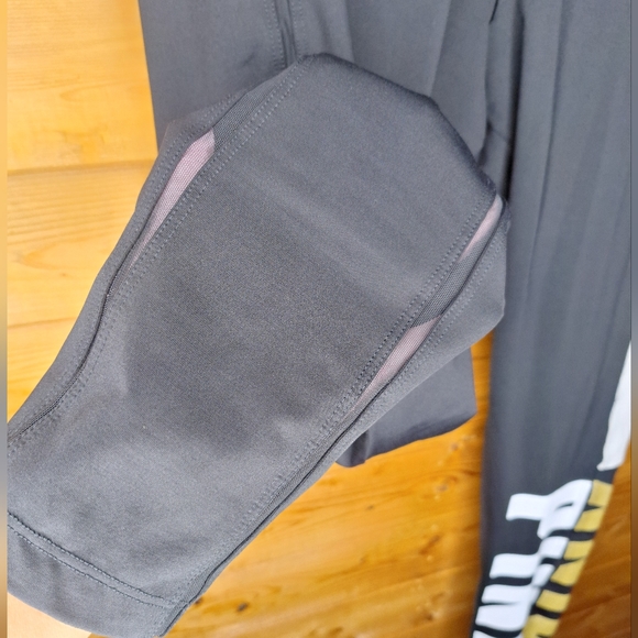 ❤️ PINK Victoria Secret black gold and white leggings with mesh stretch Size L - Picture 4 of 7